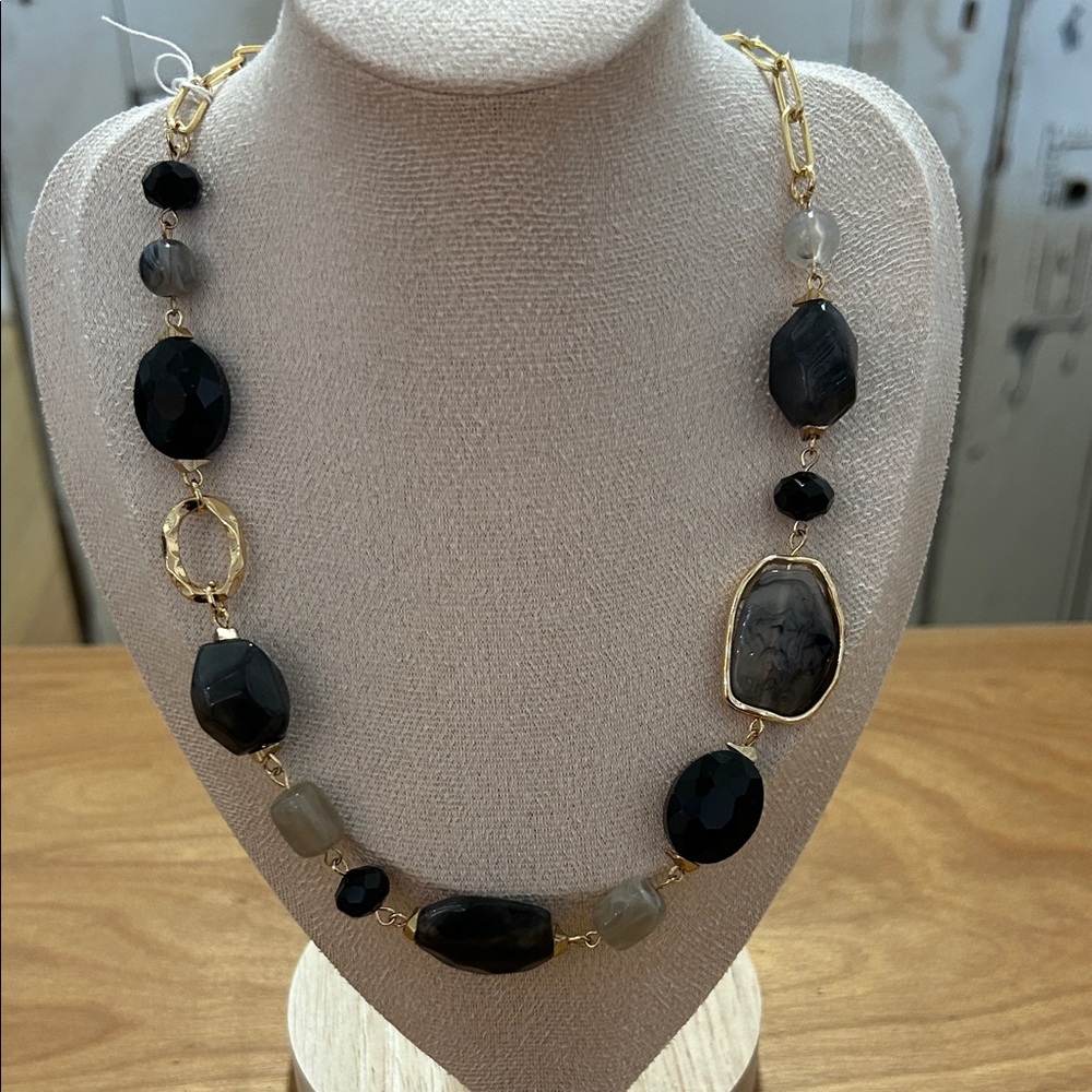 Chic Black and Gold Necklace